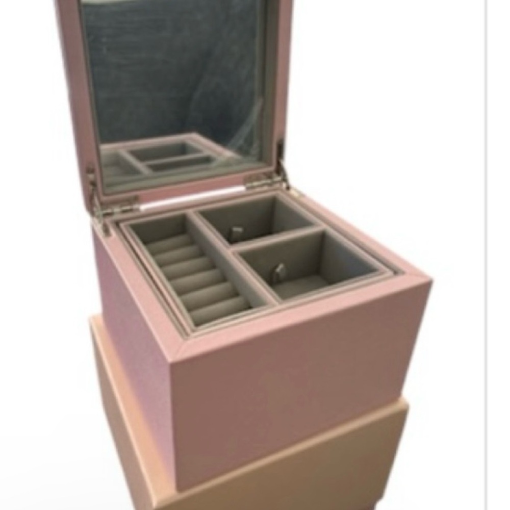 Pink Pandora medium jewelry box brand new - Picture 2 of 4